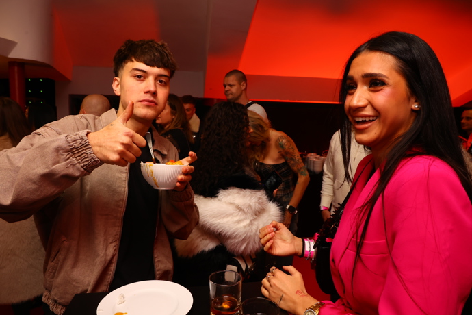 Clash 14 v Praze. Vpravo přítelkyně Vladimíra Kadlece.