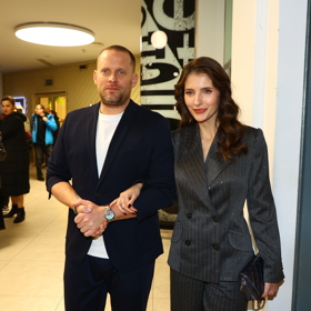 Jakub Prachař a Sara Sandeva na premiéře filmu Dream Team ve Slovanském domě.