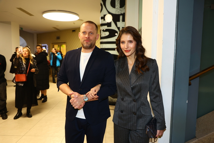Jakub Prachař a Sara Sandeva na premiéře filmu Dream Team ve Slovanském domě.