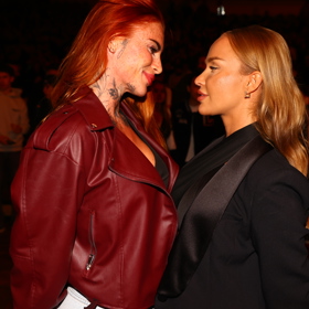 Tereza Osladilová si se soupeřkou střihla líbačku.