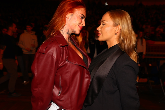 Tereza Osladilová si se soupeřkou střihla líbačku.