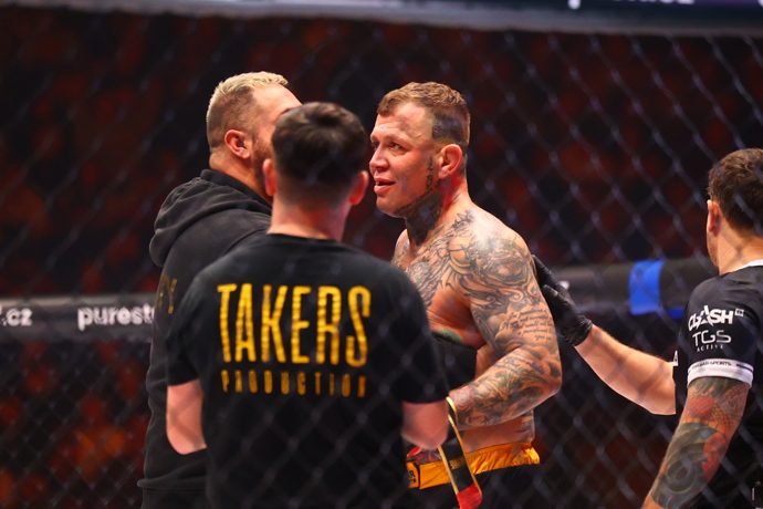 Vašek Mikulášek udělal po zápase zmatené gesto.