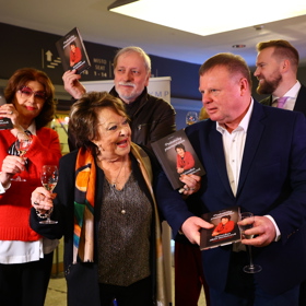 Kmotry kuchařky se stal Zdeněk Zelenka a Saskia Burešová.