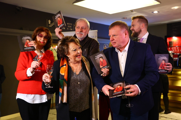 Kmotry kuchařky se stal Zdeněk Zelenka a Saskia Burešová.