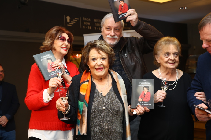 Kmotry kuchařky se stal Zdeněk Zelenka a Saskia Burešová.