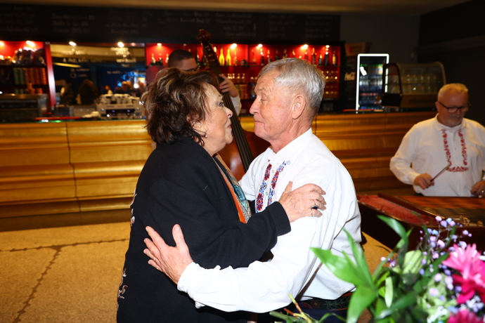 Přivítání s muzikantem.