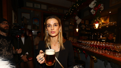 FOTO: Pivo vyměnila za víno.