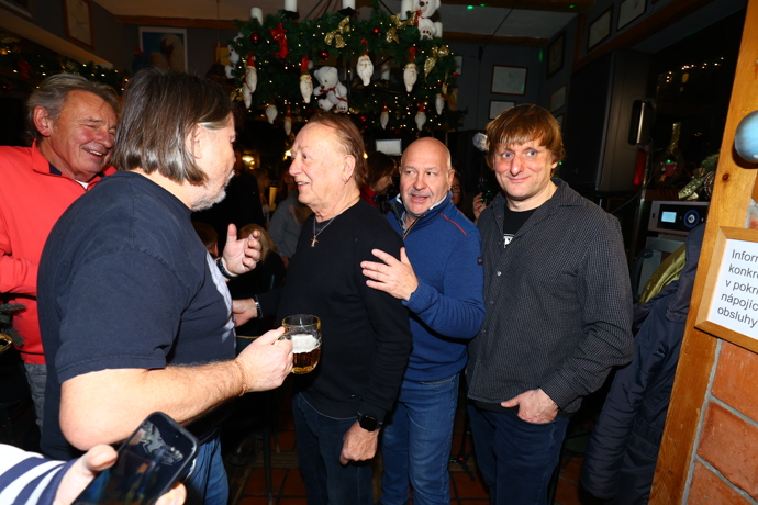 Slepičky byli opět přeplněné.