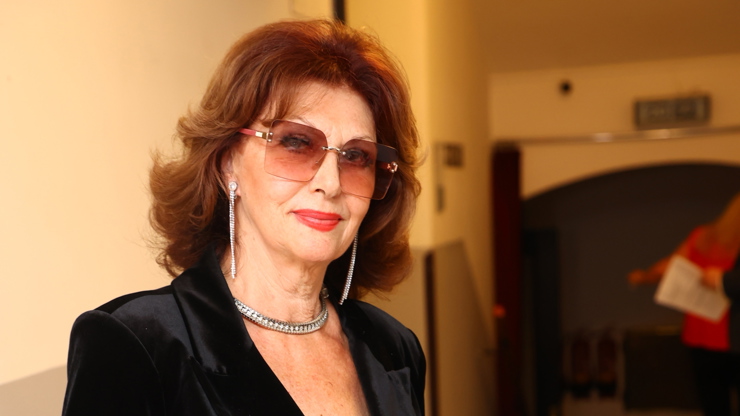 Saskia Burešová jako vždy elegantní.