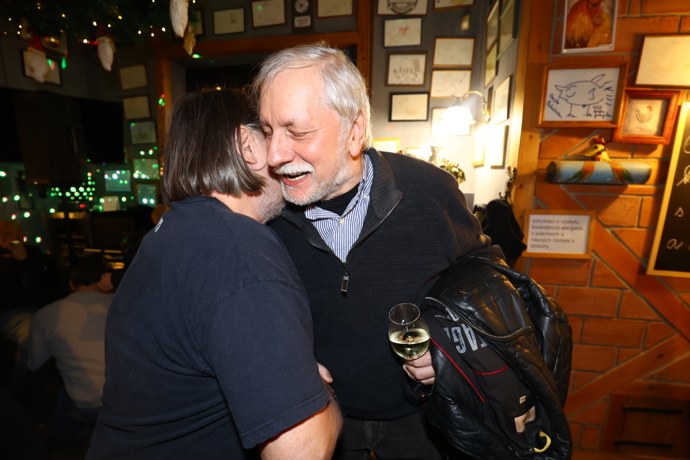 Jan Rosák se stihl zastavit.