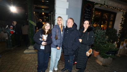 FOTO: Petr Janda se pochlubil půvabnou manželkou a dospívajícími dcerami.