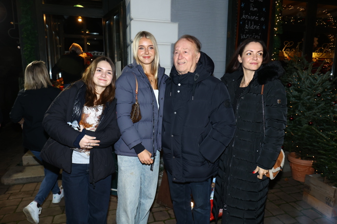 Dcery Alice Jandové a Petra Jandy rostou do krásy. 