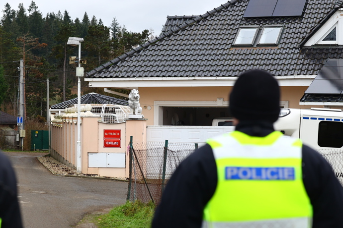 Zátah před domem Karlose Vémoly