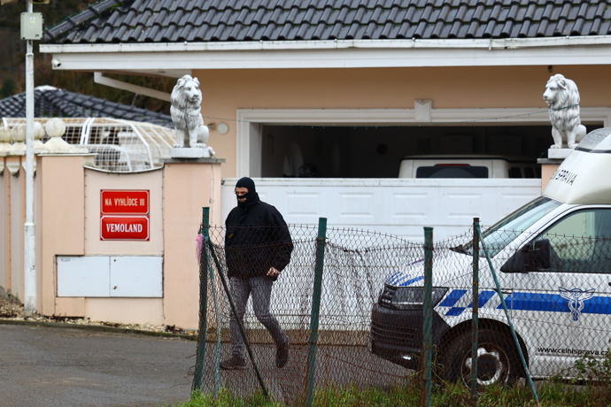 Na místě jsou plicisté.