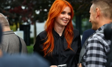 Aneta Zicklerová čekala na příjezd Andreje Babiše.