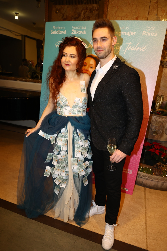 Eva Toulová na premiéře filmu Deník shopaholičky.