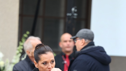 FOTO: Bára Kodetová sušila slzy.