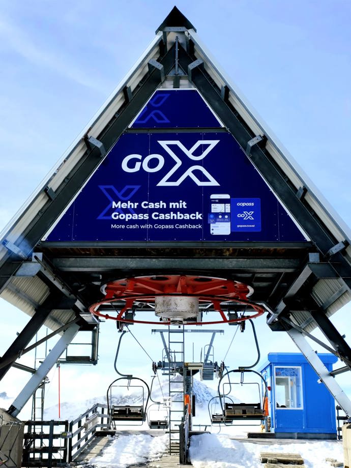 Skoro všude dnes už jezdí lanovky. 