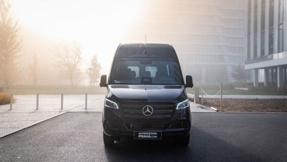 FOTO: Nové kapelní auto Laca Décziho.