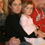 Moderátorka a novinářka Pavlína Wolfová na archivním snímku se svou dcerou Matildou. 