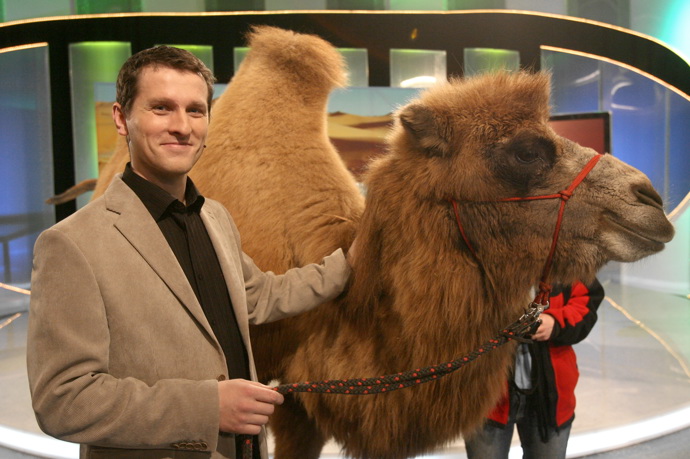 V pořadu Zázraky přírody, který moderuje spolu s hercem Marošem Kramárem, mnohdy sehraje roli pokusného králíka.