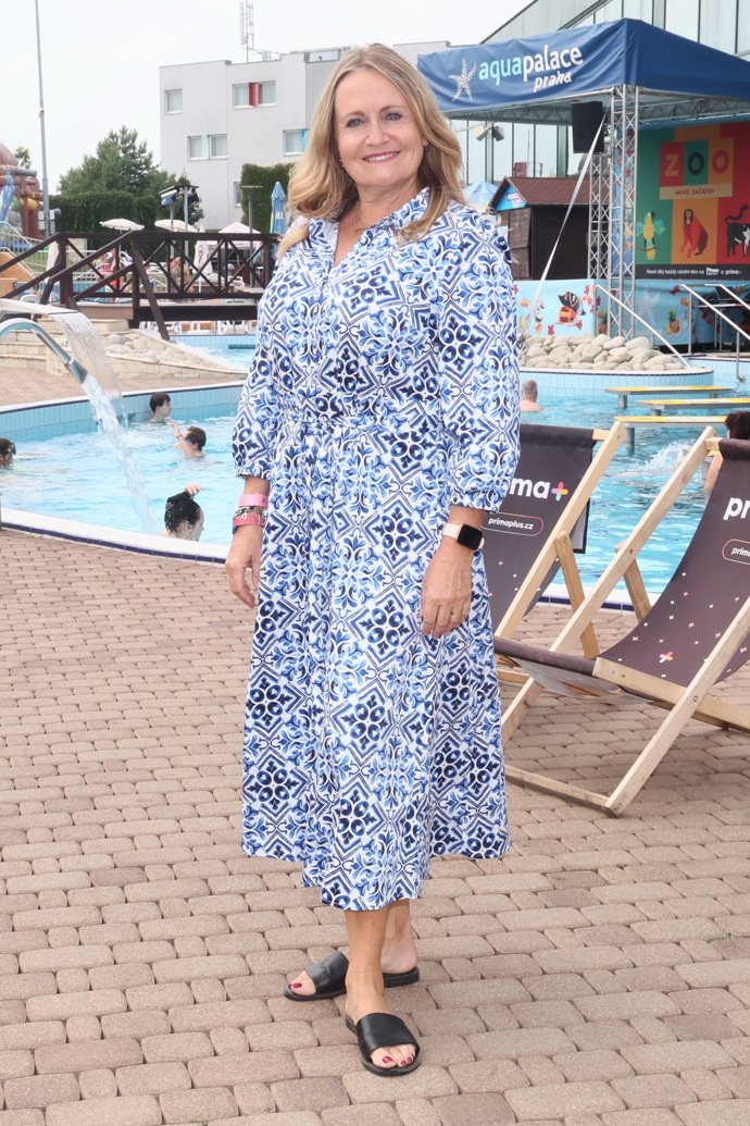 Košilové šaty jsou kouskem, který se v šatníku rozhodně vyplatí mít.