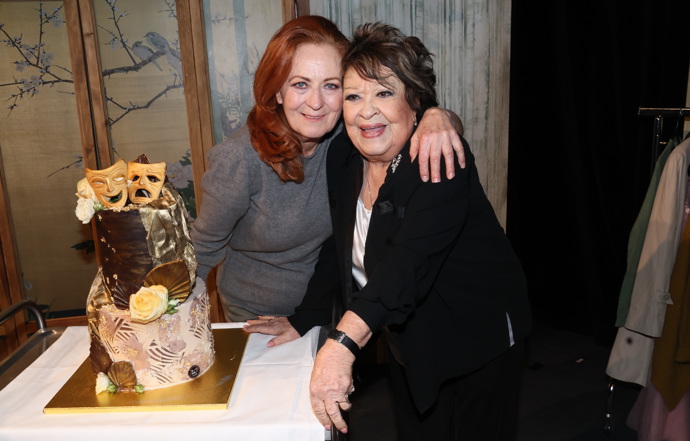 Vždy s dobrou náladou i stylem vídáme i Simonu Stašovou s maminkou a legendární herečkou Jiřinou Bohdalovou