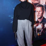 Podobný přístup razí i herečka Lenka Krobotová.