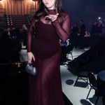 O necelý měsíc později róbu z dílny návrháře Tomáše Němce na Cenách Anděl vynesla Ewa Farna.