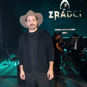 Herec si oblíbil klobouky.