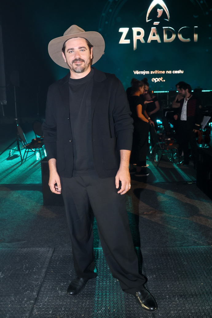 Herec si oblíbil klobouky.