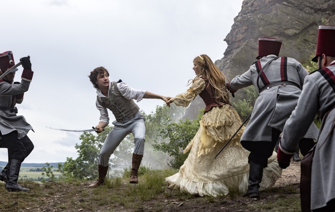 Také její herecký partner Oskar Hes se v roli prince vyřádil.