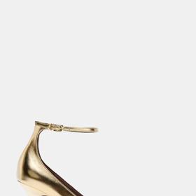 Boty na podpatku s metalickým efektem, Zara, 1299 Kč