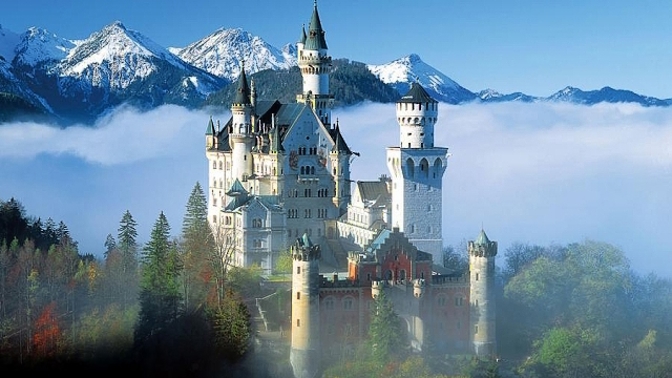 Neuschwanstein, údajně nejromantičtější zámek na světě. Proti tomu snad nelze nic mít.