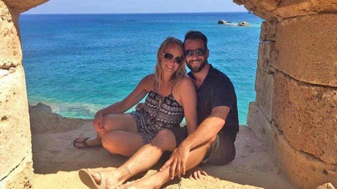 Carolyn Plemmons a Bryan Harris v Řecku.