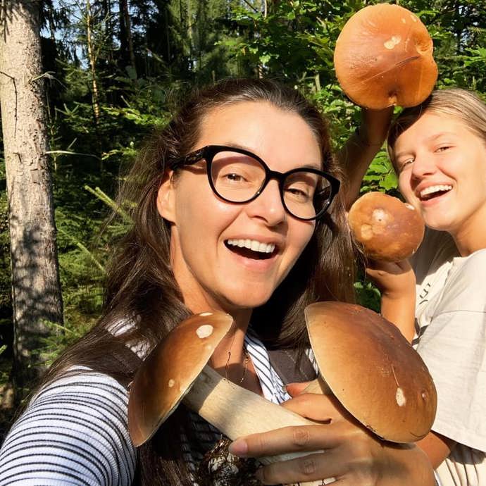 Nenalíčená si vyrazila slavná modelka třeba na houby. 