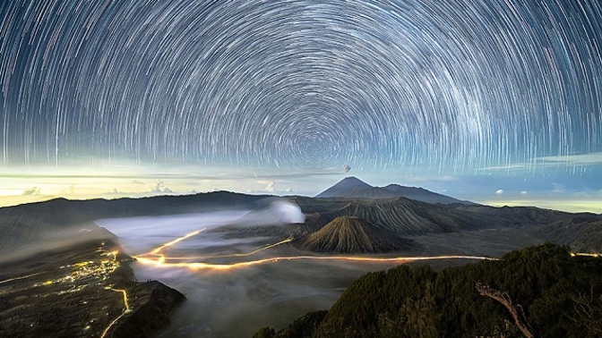 Tváří tvář vesmíru si člověk připadá zcela bezvýznamný.