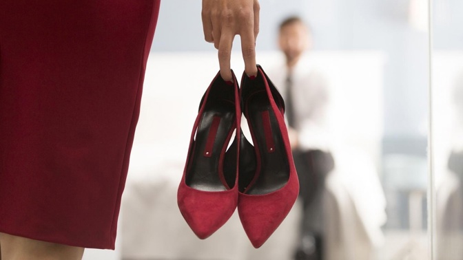 Podle žen poškozují vztah omluvné zprávy nebo ty, které zdůrazňují rozdíly mezi partnery. Muži uvedli „bombardování“ zprávami.