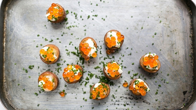 „Je mnohem lepší připravit dva nebo tři opravdu dobré druhy jednohubek než šest nebo sedm průměrných,“ tvrdí šéfkuchař Kevin Gratton.