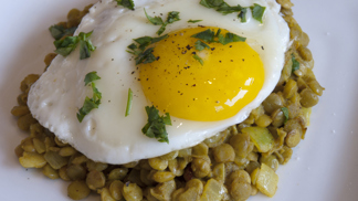 35. Čočka – 13,39 g v ¾ hrnku (vařená).