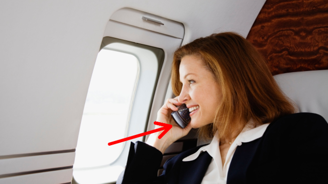 Používání mobilů v letadlech má své příznivce i odpůrce.