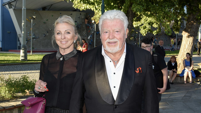 Milan Drobný na důchod od státu nespoléhá. Aktivní osmdesátník koncertuje, sportuje a pečuje o velký dům