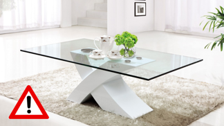Skleněné konferenční stolky mohou být hodně nebezpečné.
