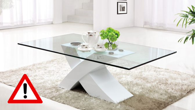Skleněné konferenční stolky mohou být hodně nebezpečné.
