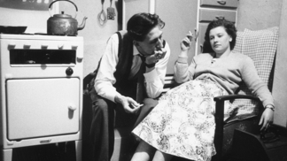 Ruce pryč! A to i od muže, co vás na počátku vztahu bombarduje esemeskami.