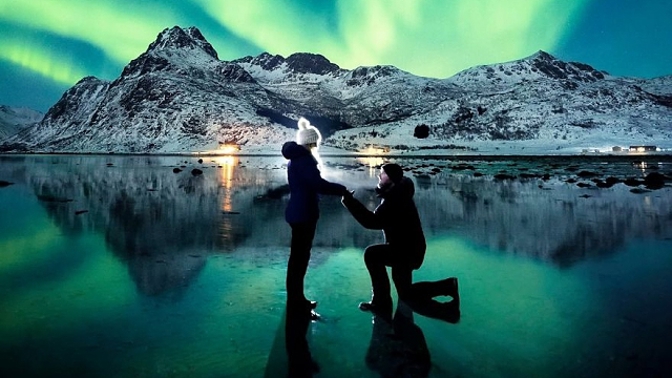 První žádost o ruku Daleovi Sharpovi nevyšla, když schoval prsten do krému na ruce.