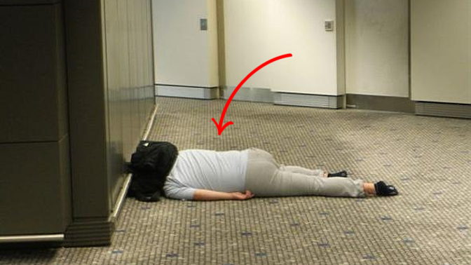 Postel nepotřebujete, když se únavou ani nepostavíte na nohy...