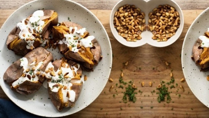 Pečené batáty s jogurtovým dipem máte hotové cobydup!