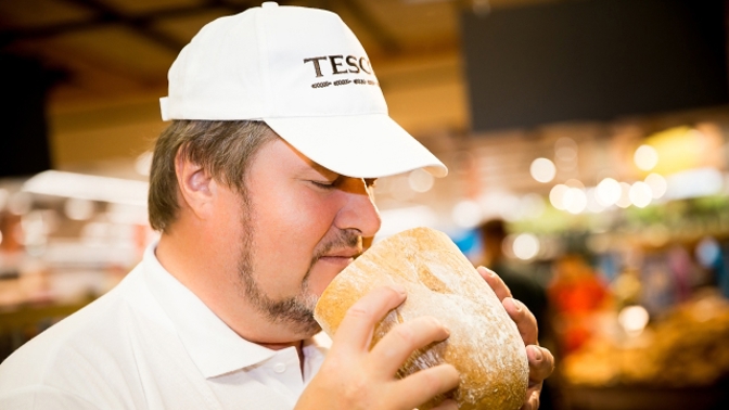 „Tmavá kaštanová barva ani popraskání nevadí, drobivost už ano,“ říká Jaroslav Albrecht.