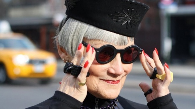 Kvůli těmto dámám by se u nás mělo zavést sousloví „mladá stará“!